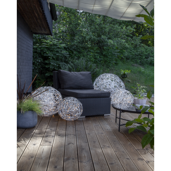 Wunderschöne Deko Lichterkugel in silber für den Innen-und Außenbereich, Ø 37,5 cm.