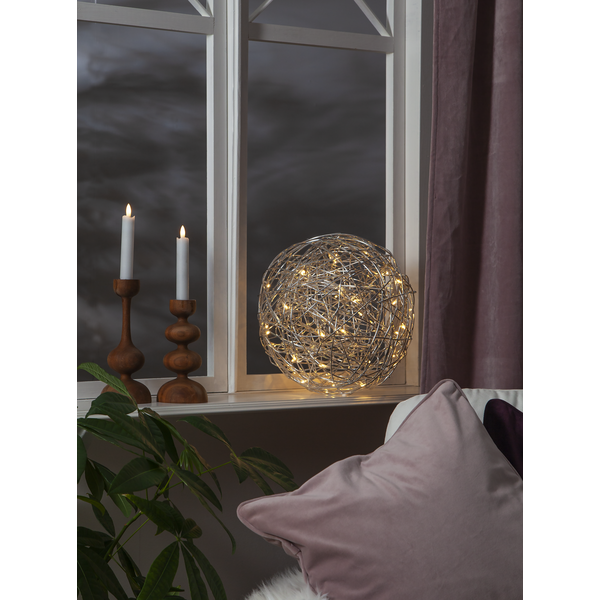 Wunderschöne Deko Lichterkugel in silber für den Innen-und Außenbereich, Ø 37,5 cm.