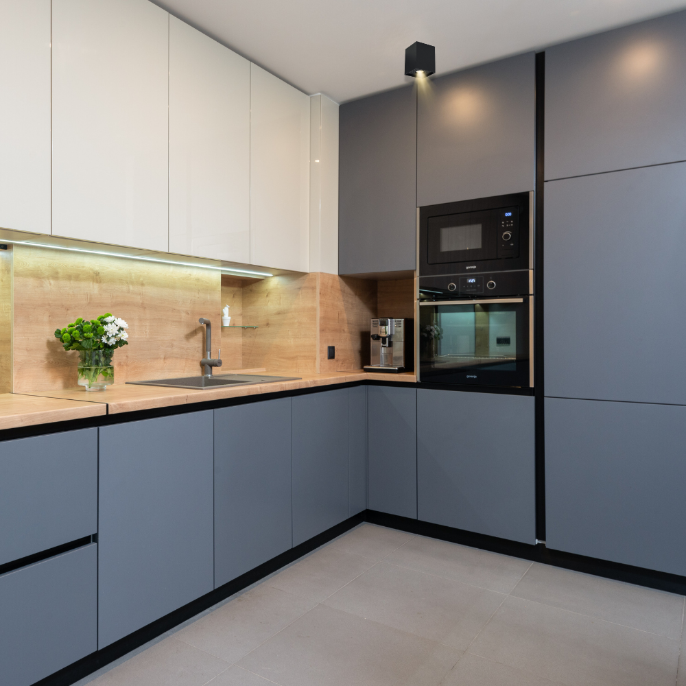 4er Set Aufbauspot für GU10- /MR16-Leuchtmittel, eckig, 45° schwenkbar, schwarz.