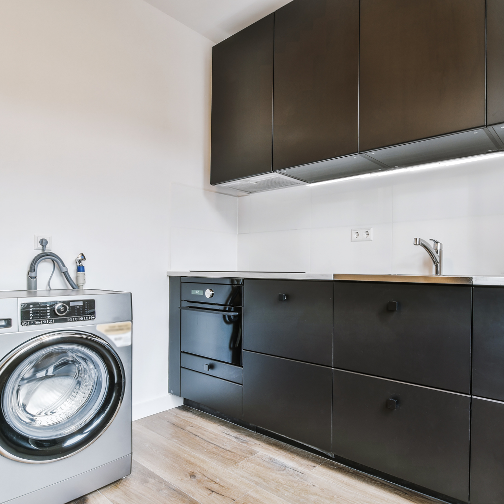 2er Set LED Feuchtraumleuchte, 22 W, 2000lm, 4000K, 900 mm, IP65, mit Schalter und IP44 Stecker.