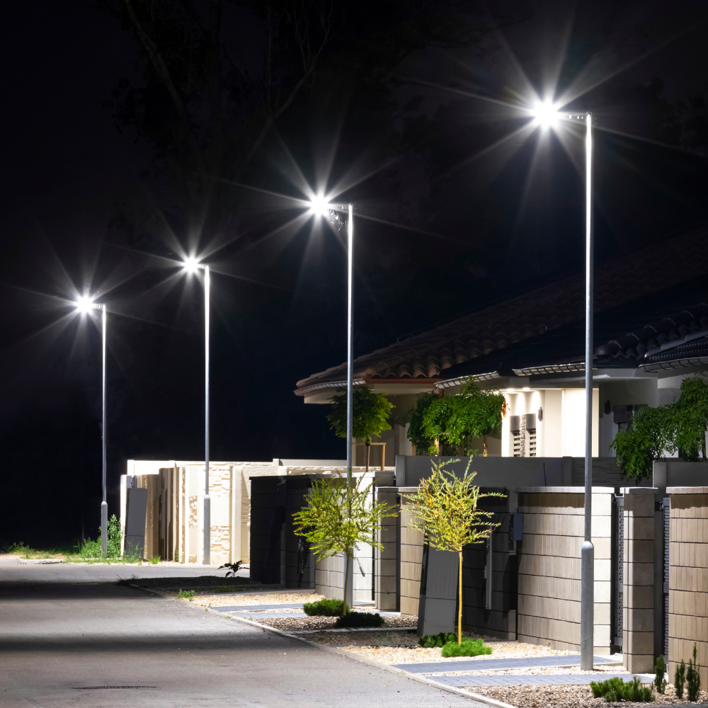 LED Straßenleuchte, grau, 50 W, 6000 lm, 4000 K (neutralweiß), IP65, Wand- und Mastmontage.