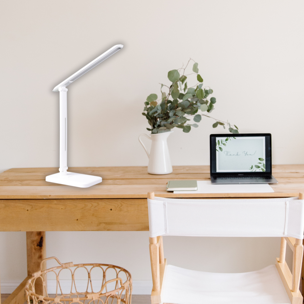 LED-Tischlampe, weiß, mit Dimm- und CCT-Funktion, 5 W Leistung.