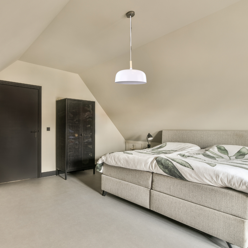 Moderne Pendelleuchte in weiß, runde Form, aus Metall, E27-Fassung, IP20, Ø30 cm.
