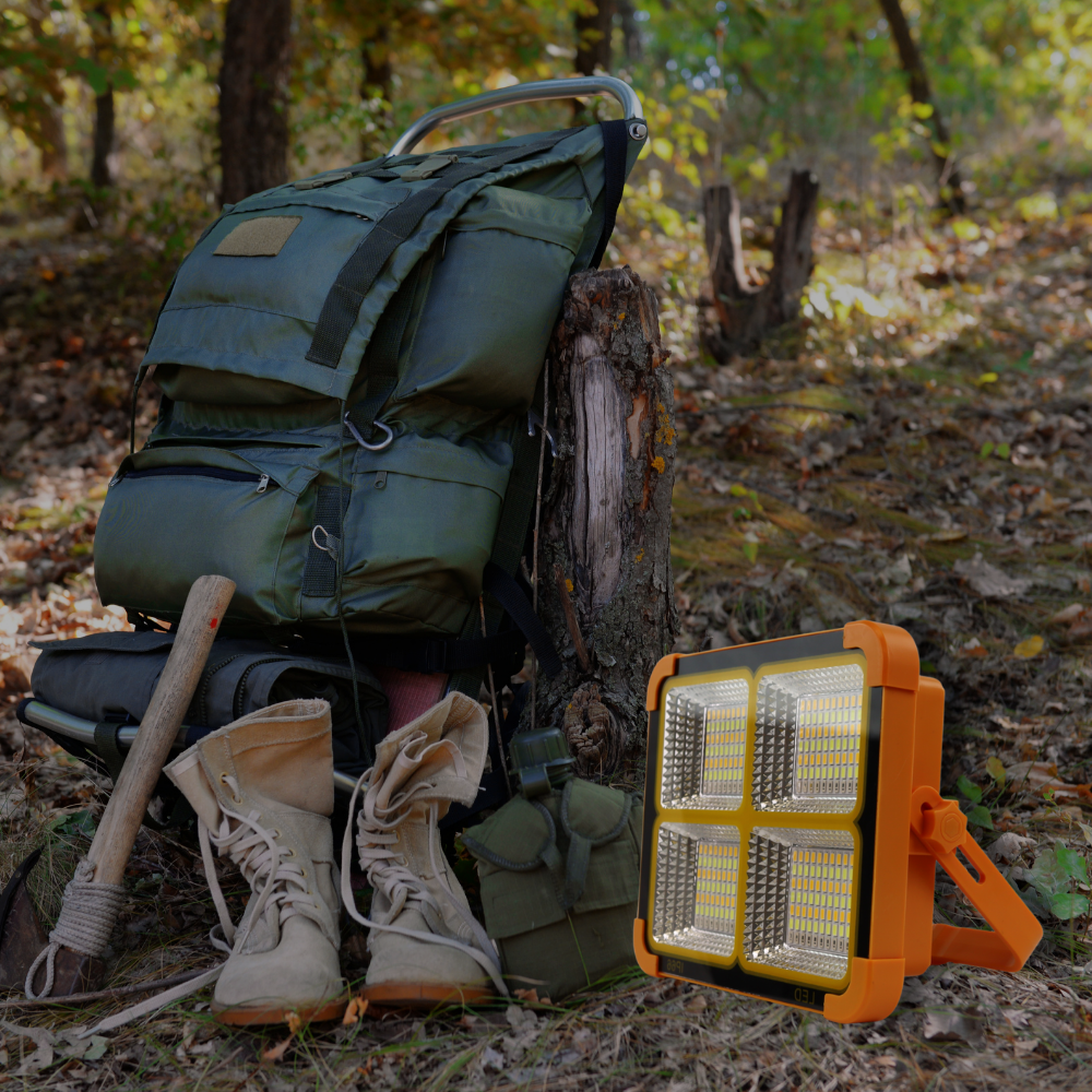 Solar Baustrahler mit Akku, CCT, 6 Std.Leuchtzeit, USB In- & Output, IP65, Magnet- & Hängefunktion.