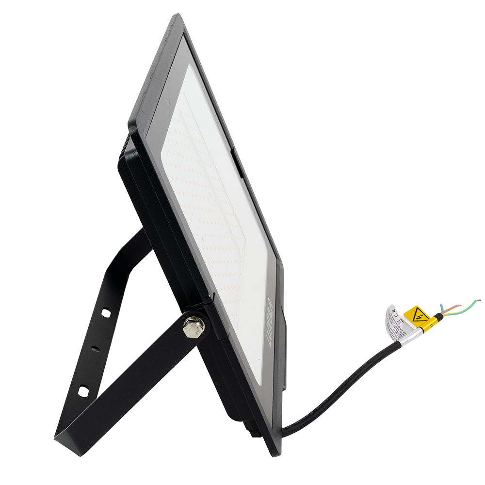 LED-Fluter, 200 W, 3000 K (warmweiß), 20000 lm, schwarz, IP65.