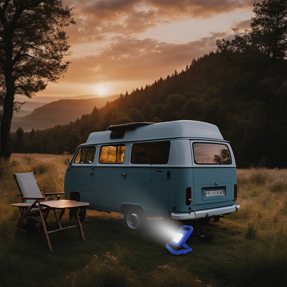 LED Baustrahler mit Akku, faltbar, 6 W, 800 lm, 4000 K (neutralweiß), IP54, 7 Stunden Lichtzeit, USB In- und Output, flexible Arbeitsleuchte.