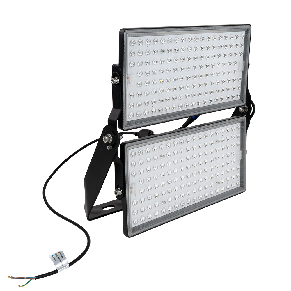 Stadion Fluter, 500 W, 6500 K (kaltweiß), 67500 lm, IP65, hohe Energieeffizienz, Großflächenstrahler