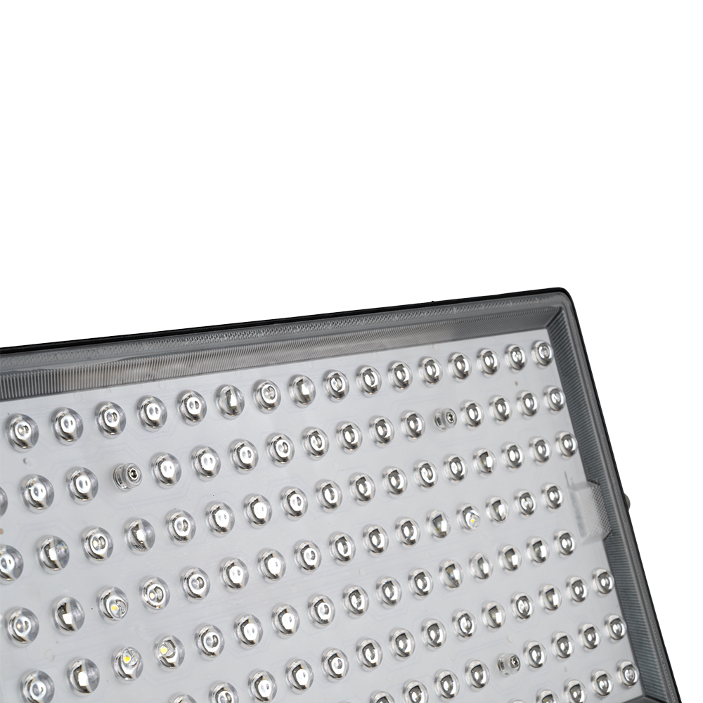 Stadion Fluter, 500 W, 5000 K (neutralweiß), 70000 lm, IP65, MOSO Treiber, hohe Energieeffizienz, Großflächenstrahler