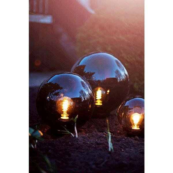 Dekorative runde Gartenleuchte mit Smokey-Glas und einer E27 Fassung.