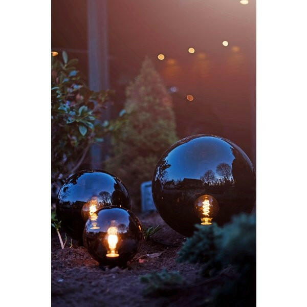 Dekorative runde Gartenleuchte mit Smokey-Glas und einer E27 Fassung.