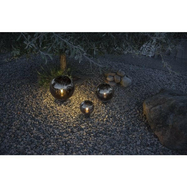 Dekorative runde Gartenleuchte mit Smokey-Glas und einer E27 Fassung.