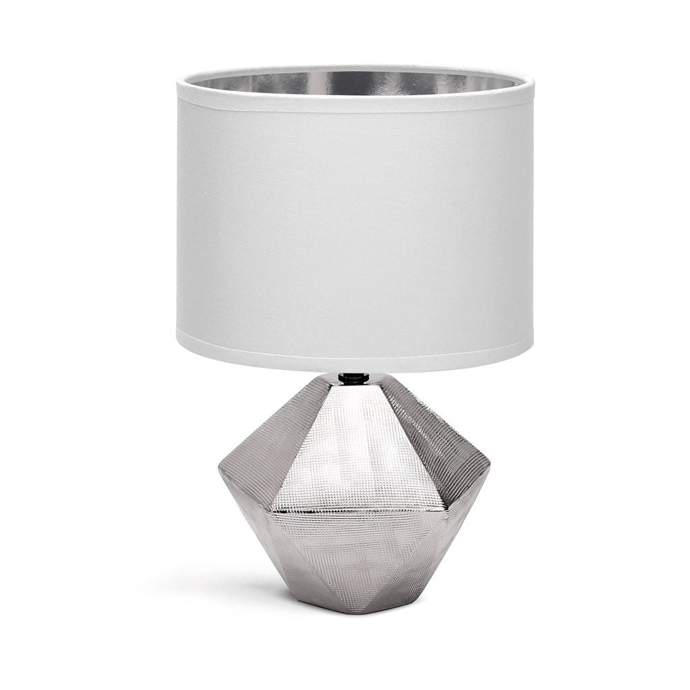 Edle silberfarbene Tischlampe aus Keramik mit 6-eckigem Fuss und weißem Stoffschirm.
