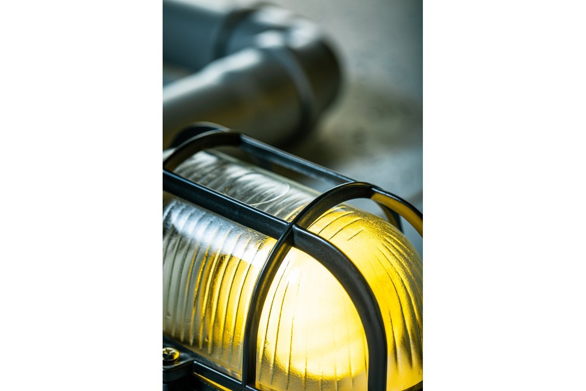 LED Aufbau Deckenleuchte, Kellerleuchte, E27, max. 40W, IP44, Kunststoffgitter, schwarz.