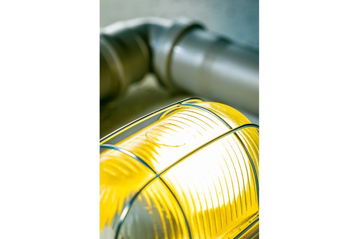 LED Aufbau Deckenleuchte, Kellerleuchte, E27, max. 40W, IP54, Metallgitter, weiß.