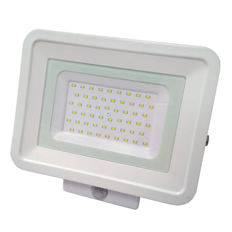 LED-Fluter, Bewegungsmelder, 30 W, 2250 lm, IP65, 2800 K( warmweiß)  Lichttechnik24.de.