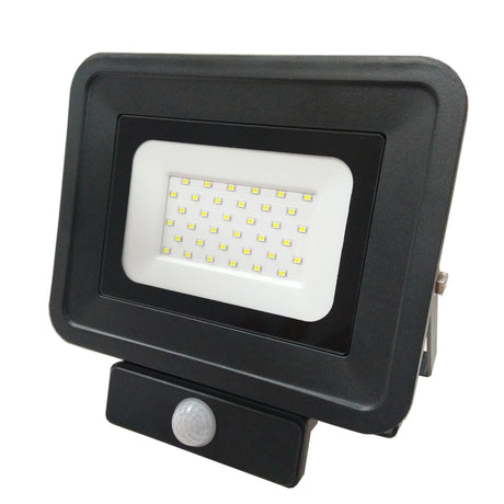 LED-Fluter, Bewegungsmelder, 30 W, 2250 lm, IP65, 2800K (warmweiß).