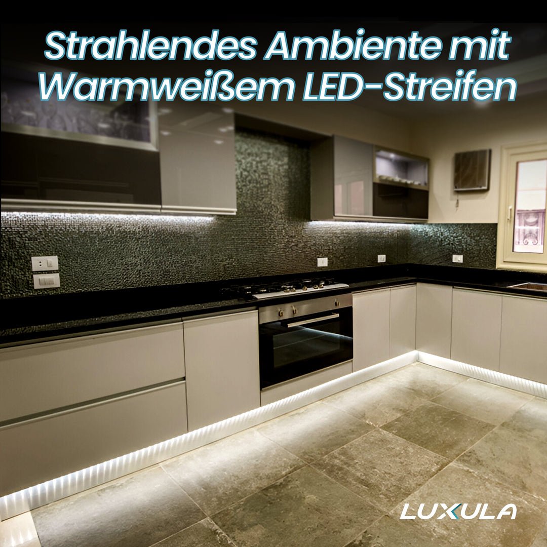 LED-Streifen, 5 m Länge, 2700 K warmweißes Licht, 60 LED/m, 12 V, 8 mm.