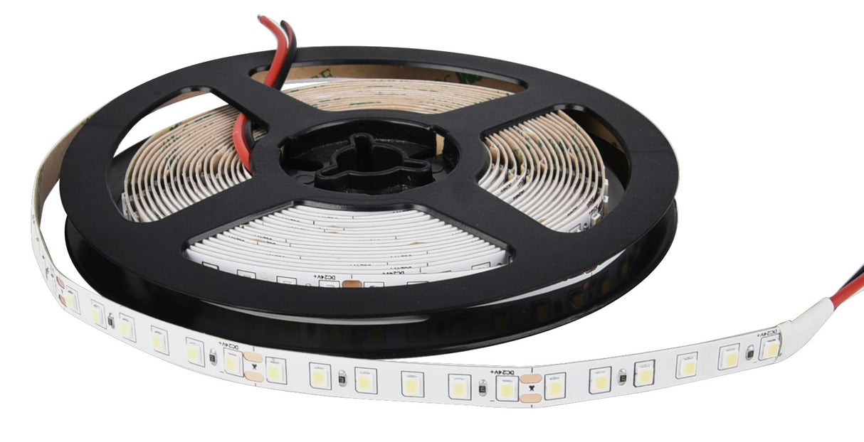 LED-Streifen, 5 m Länge, 4500 K neutralweißes Licht, 120 LED/m, 24 V, 8 mm.