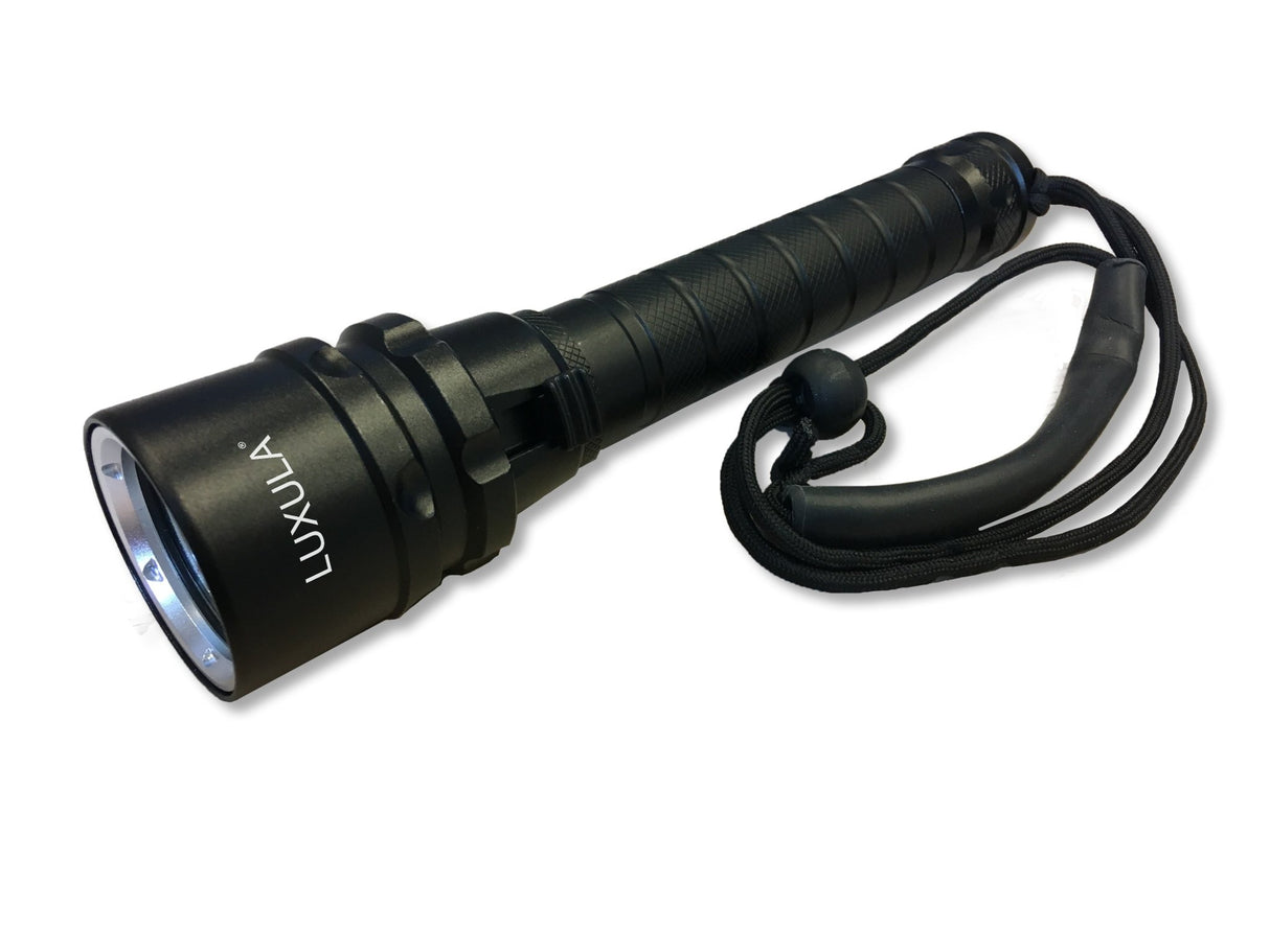 LED-Taschenlampe, 2200 lm, IPX8, 2x 18650 Zellen.