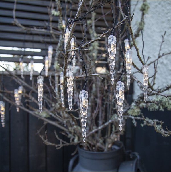 Lichtervorhang mit Eiszapfen, IP44, warmweiß.