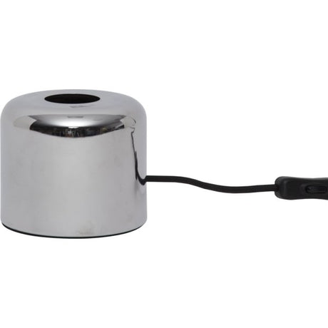 Schlichte Tischleuchte in chromoptik.