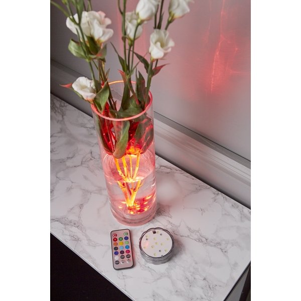 Stylische RGB LED Tauchlampe für Vasen mit Fernbedienung.