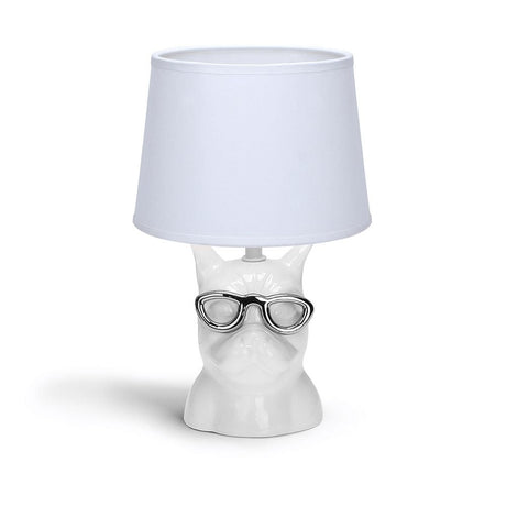 Stylische Tischlampe mit weißer Bulldogge aus Keramik und weißem Stoffschirm  Lichttechnik24.de.