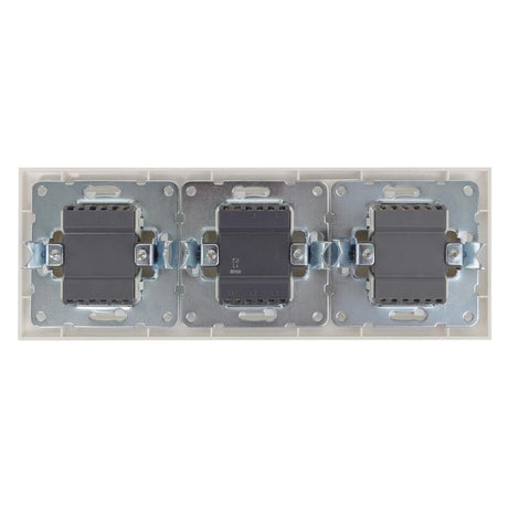 Wechselschalterkombination Zweifachwippe und 2 x Schalter, 10 A, 250 V, weiß  Lichttechnik24.de.