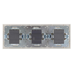 Wechselschalterkombination Zweifachwippe und 2 x Schalter, 10 A, 250 V, weiß.