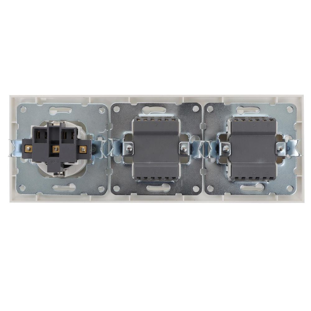 Schutzkontakt-Steckdose mit 2 x 2 Wechselschaltern, 16 A, 250 V, weiß