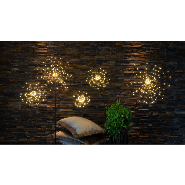 3D-LED-Standleuchte "Firework", ca. 120 cm hoch in schwarz.