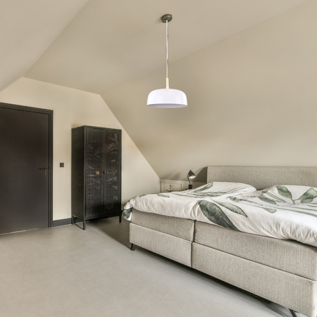 Moderne Pendelleuchte in weiß, runde Form, aus Metall, E27-Fassung, IP20, Ø30 cm.