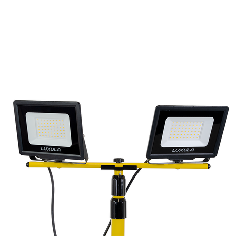 LED Baustrahler mit Teleskop-Stativ, 2x 30 W, 4000 K (neutralweiß), 6000 lm, IP65, Schutzkontaktstecker, Ein/Aus-Schalter