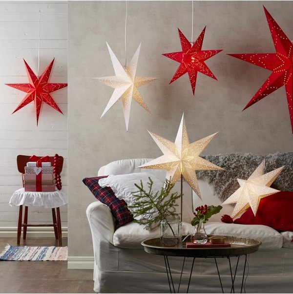 Hngender dekorativer Weihnachtsstern Wunderschner Weihnachtsstern fr die  Fenster in warmweiDieser dekorative Weihnachtsstern ergnzt Ihre  Dekoration fr einen gemtlichen Winterzauber. Das warmweie Licht schafft  eine angenehme Atmosphre. Mit ...